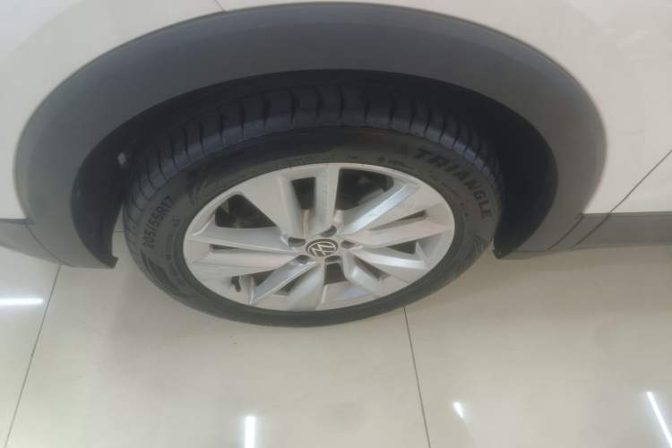 Used Volkswagen T-Cross 2022 280TSI DSG Comfort Edition Left Front Wheel Hub