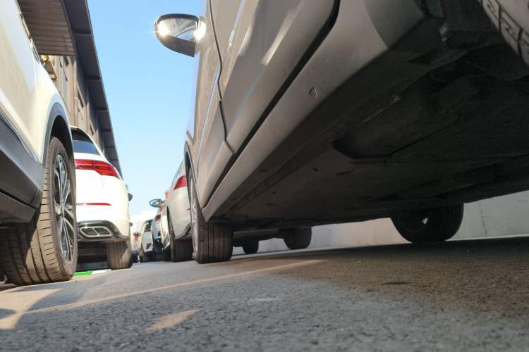 Used Volkswagen T-Cross 2022 1.5L Automatic Comfort Edition Left Side Sill