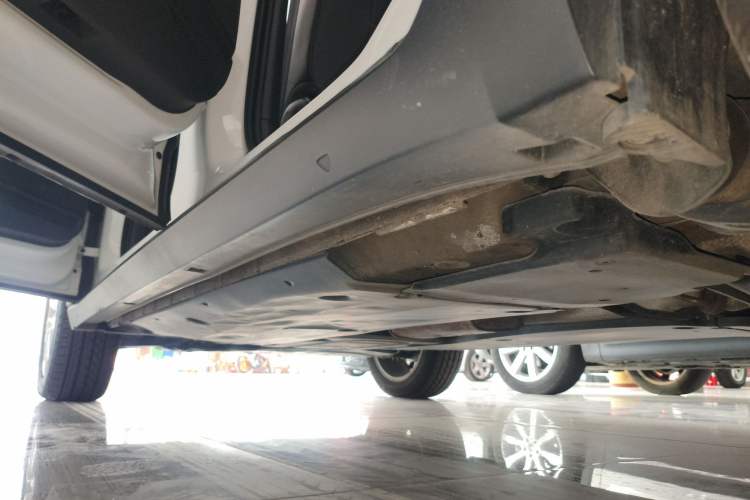Used Volkswagen T-Cross 2022 1.5L Automatic Comfort Edition Left Side Sill