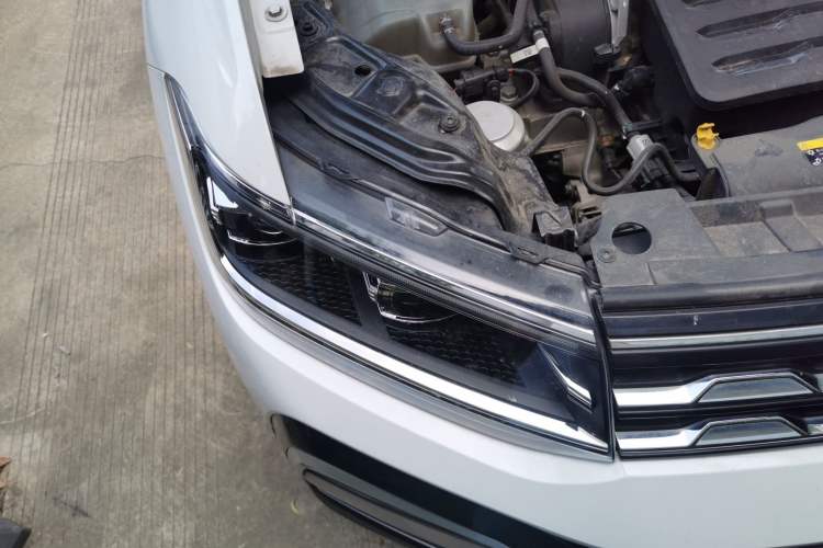 Used Volkswagen T-Cross 2022 1.5L Automatic Comfort Edition Right Front Headlight