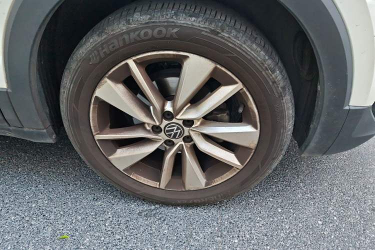 Used Volkswagen T-Cross 2022 1.5L Automatic Comfort Edition Right Front Wheel Hub