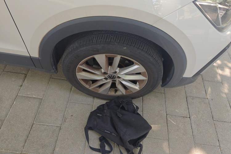 Used Volkswagen T-Cross 2022 1.5L Automatic Comfort Edition Right Front Wheel Hub