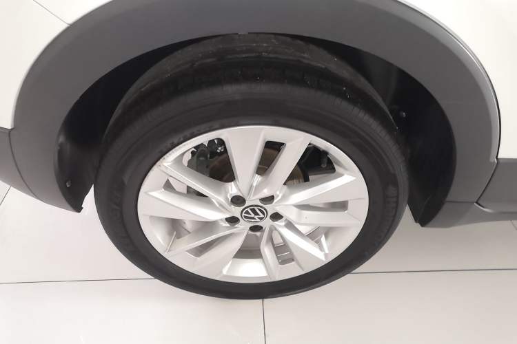 Used Volkswagen T-Cross 2022 280TSI DSG Comfort Edition Right Rear Wheel Hub