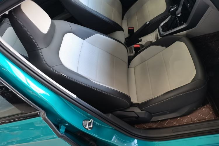 Used Volkswagen T-Cross 2023 280TSI DSG Luxury Edition Right Front Seat