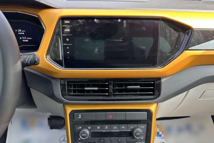 Used Volkswagen T-Cross 2023 280TSI DSG Luxury Edition Audio And AC Panel