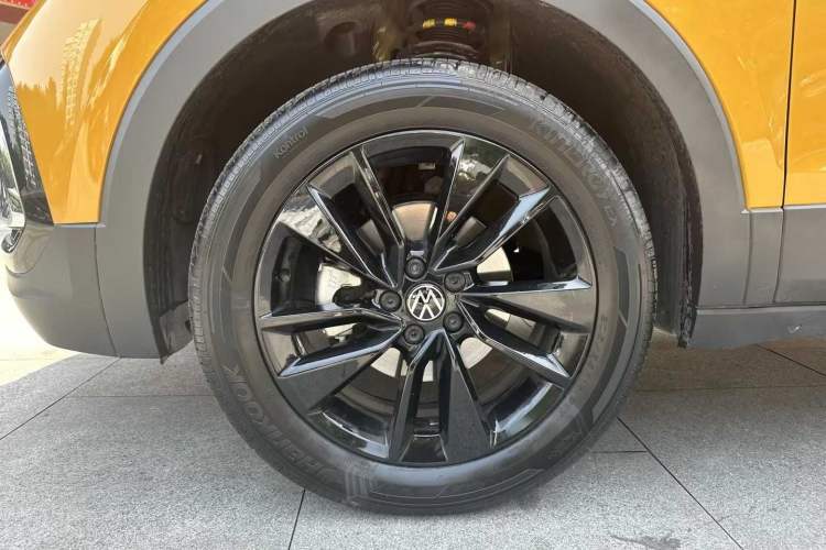 Used Volkswagen T-Cross 2023 280TSI DSG Luxury Edition Right Rear Wheel Hub