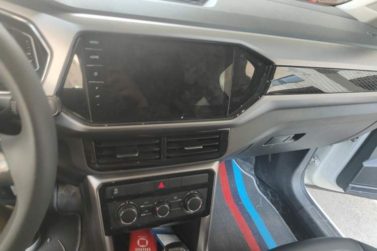 Used Volkswagen T-Cross 2023 300TSI DSG Comfort Edition Audio And AC Panel