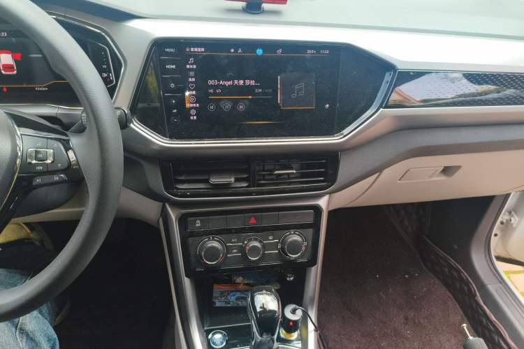 Used Volkswagen T-Cross 2023 1.5L Automatic Comfort Edition Audio And AC Panel