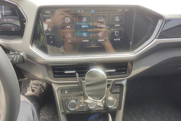Used Volkswagen T-Cross 2023 300TSI DSG Comfort Edition Audio And AC Panel