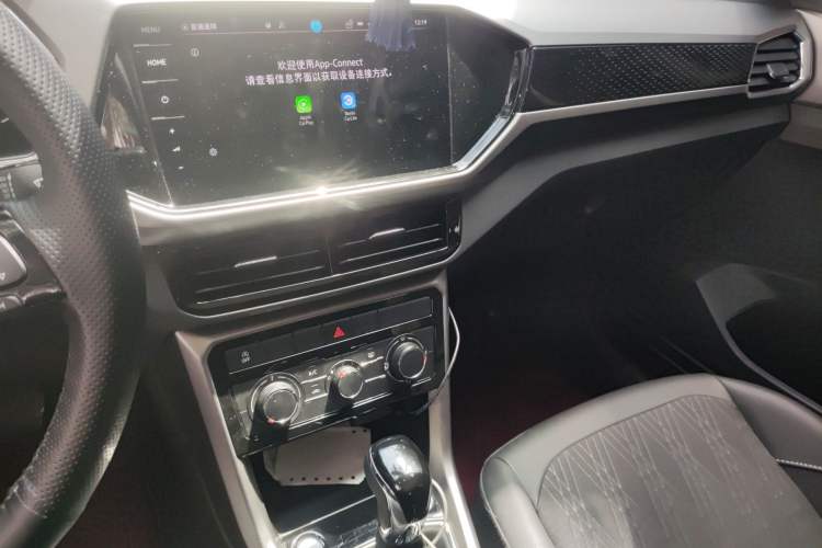 Used Volkswagen T-Cross 2023 300TSI DSG Comfort Edition Audio And AC Panel