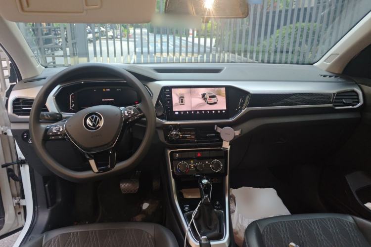 Used Volkswagen T-Cross 2023 300TSI DSG Comfort Edition Center Console