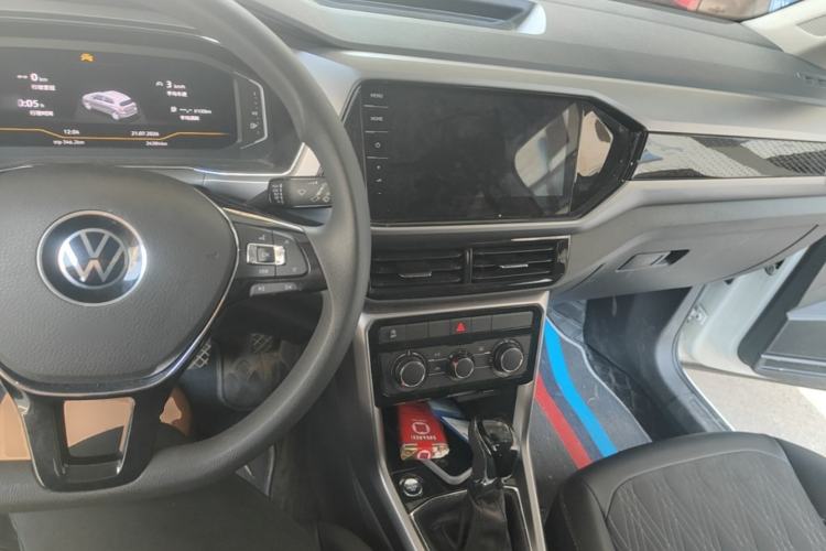 Used Volkswagen T-Cross 2023 300TSI DSG Comfort Edition Center Console