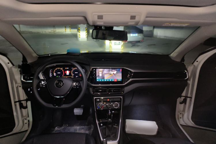 Used Volkswagen T-Cross 2023 300TSI DSG Comfort Edition Center Console