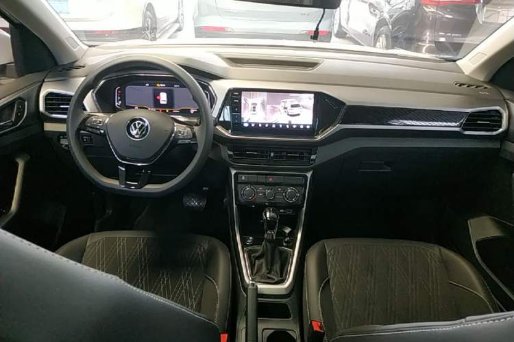 Used Volkswagen T-Cross 2023 300TSI DSG Comfort Edition Center Console