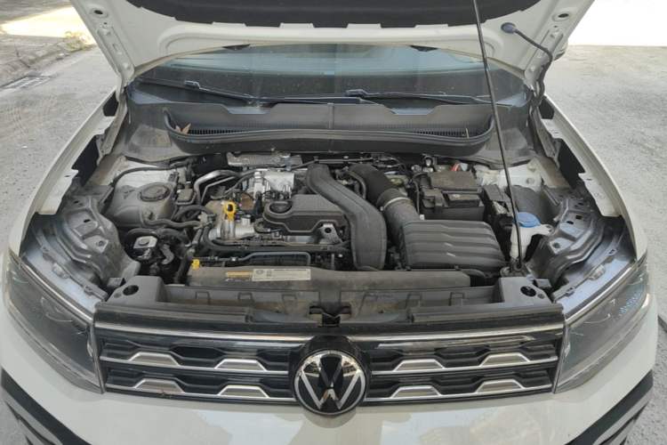 Used Volkswagen T-Cross 2023 300TSI DSG Comfort Edition Engine Bay