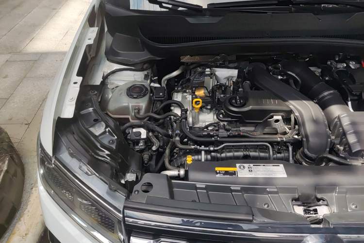 Used Volkswagen T-Cross 2023 300TSI DSG Comfort Edition Engine Bay Right