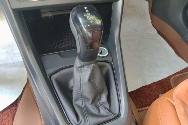 Used Volkswagen T-Cross 2023 Revised 1.5L Automatic Fashion Edition Gear Lever