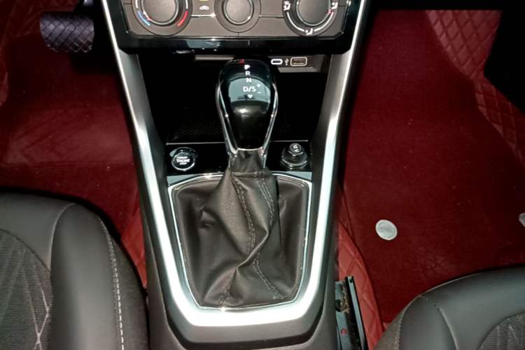 Used Volkswagen T-Cross 2023 300TSI DSG Comfort Edition Gear Lever