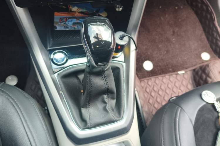Used Volkswagen T-Cross 2023 1.5L Automatic Comfort Edition Gear Lever