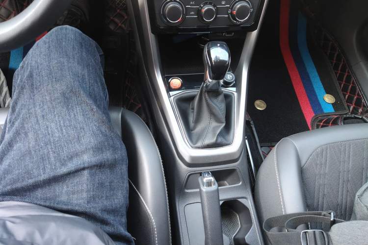 Used Volkswagen T-Cross 2023 280TSI DSG Comfort Edition Gear Lever