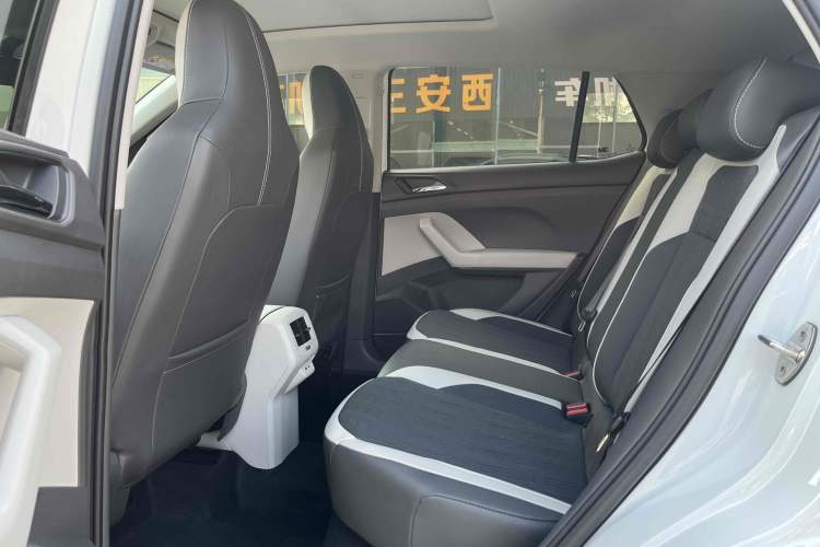 Used Volkswagen T-Cross 2023 300TSI DSG Comfort Edition Interior 5