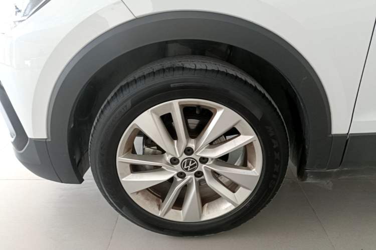 Used Volkswagen T-Cross 2023 300TSI DSG Comfort Edition Left Front Wheel Hub