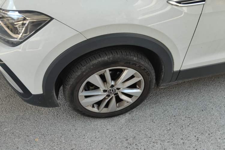 Used Volkswagen T-Cross 2023 300TSI DSG Comfort Edition Left Front Wheel Hub