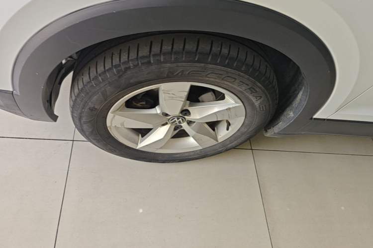 Used Volkswagen T-Cross 2023 1.5L Automatic Fashion Edition Left Front Wheel Hub