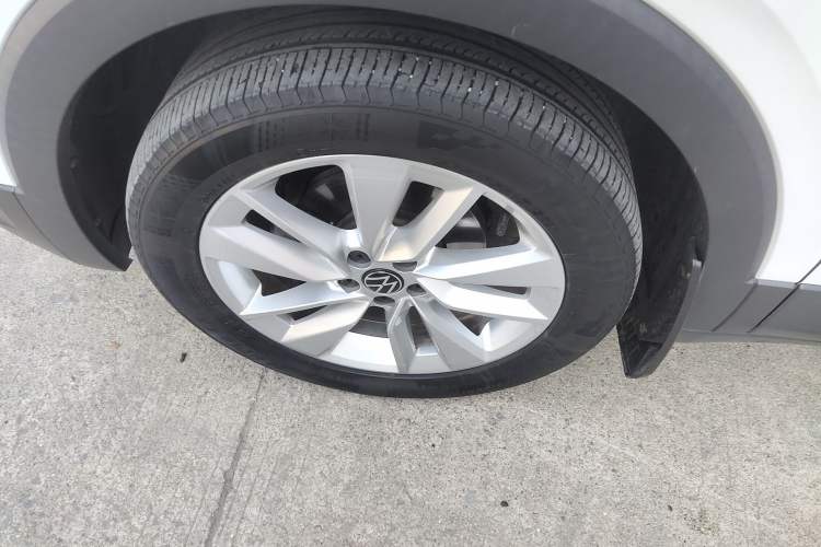 Used Volkswagen T-Cross 2023 280TSI DSG Comfort Edition Left Front Wheel Hub