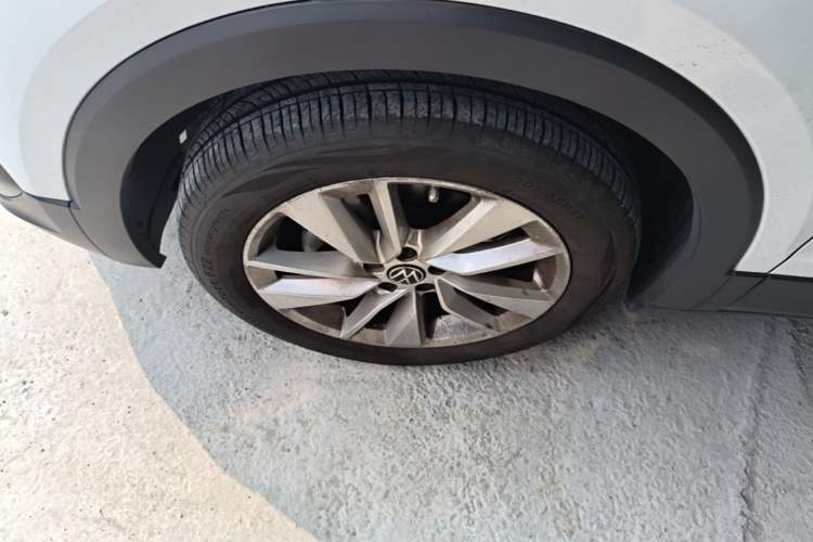 Used Volkswagen T-Cross 2023 300TSI DSG Comfort Edition Left Front Wheel Hub