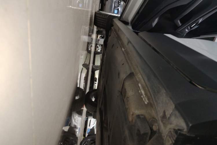 Used Volkswagen T-Cross 2023 300TSI DSG Comfort Edition Left Side Sill