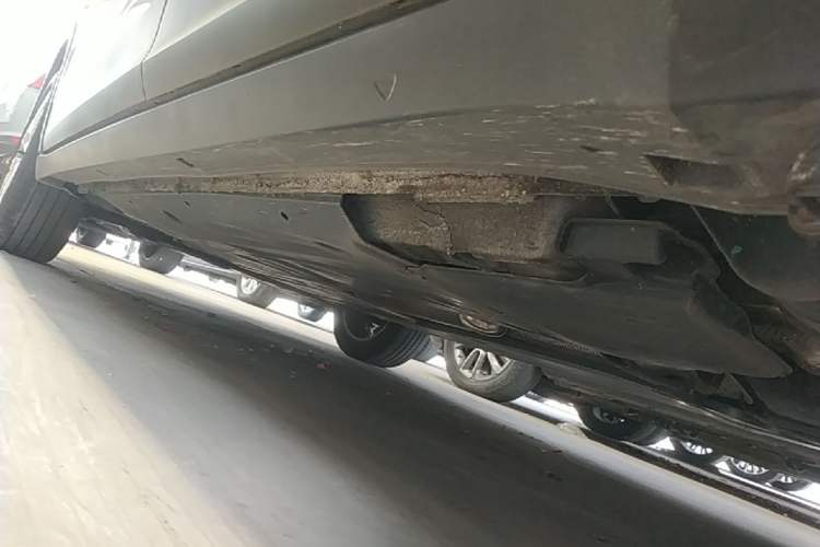 Used Volkswagen T-Cross 2023 300TSI DSG Comfort Edition Left Side Sill