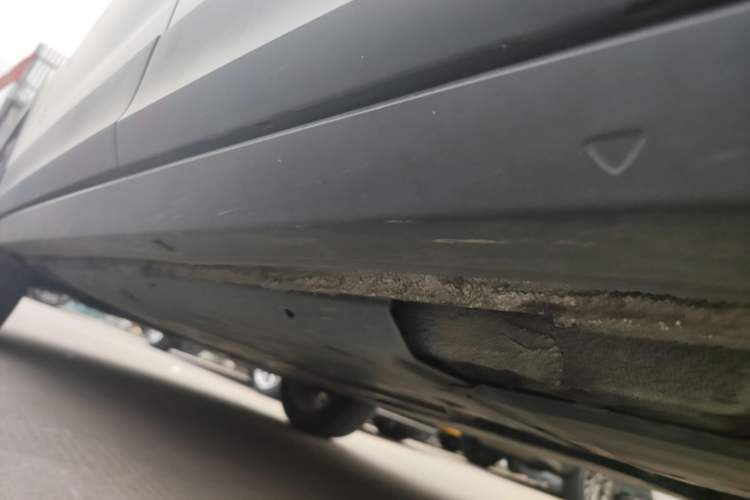 Used Volkswagen T-Cross 2023 300TSI DSG Comfort Edition Left Side Sill
