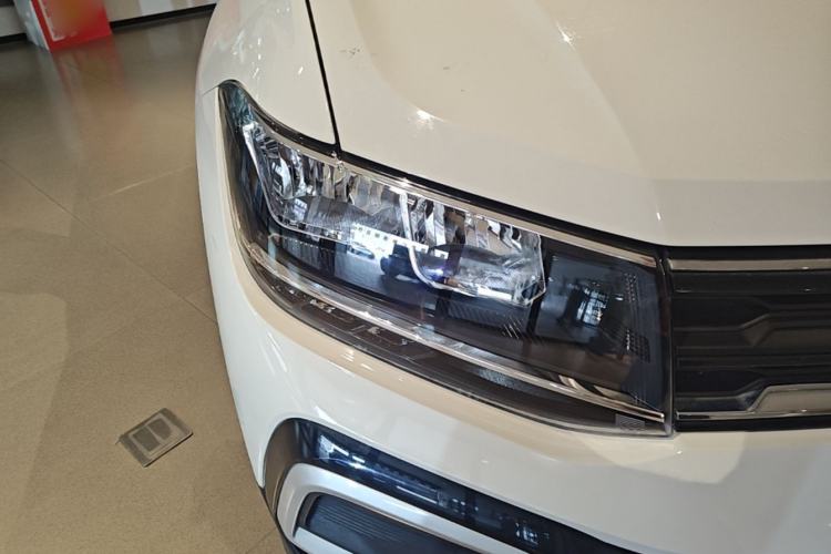 Used Volkswagen T-Cross 2023 Revised 1.5L Automatic Fashion Edition Right Front Headlight