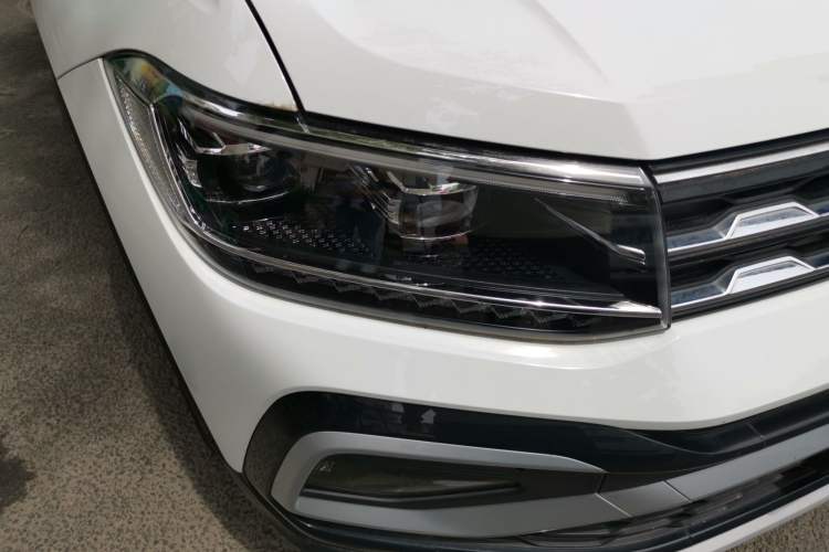Used Volkswagen T-Cross 2023 300TSI DSG Comfort Edition Right Front Headlight