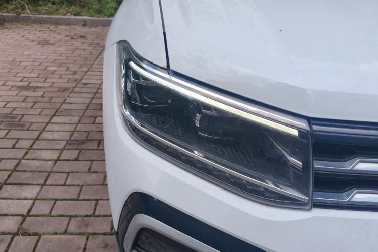 Used Volkswagen T-Cross 2023 1.5L Automatic Comfort Edition Right Front Headlight