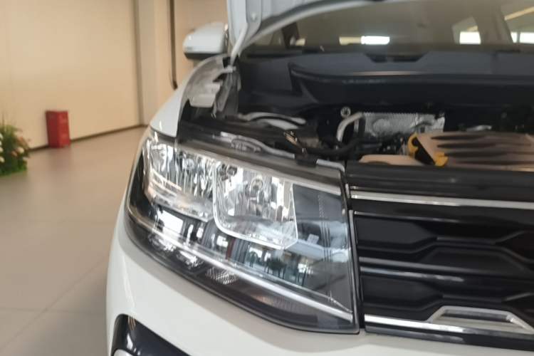 Used Volkswagen T-Cross 2023 Revised 1.5L Automatic Fashion Edition Right Front Headlight