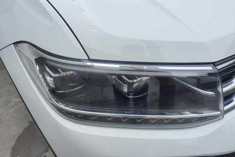 Used Volkswagen T-Cross 2023 300TSI DSG Comfort Edition Right Front Headlight