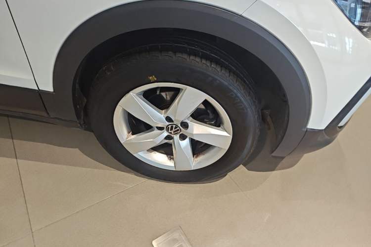Used Volkswagen T-Cross 2023 Revised 1.5L Automatic Fashion Edition Right Front Wheel Hub