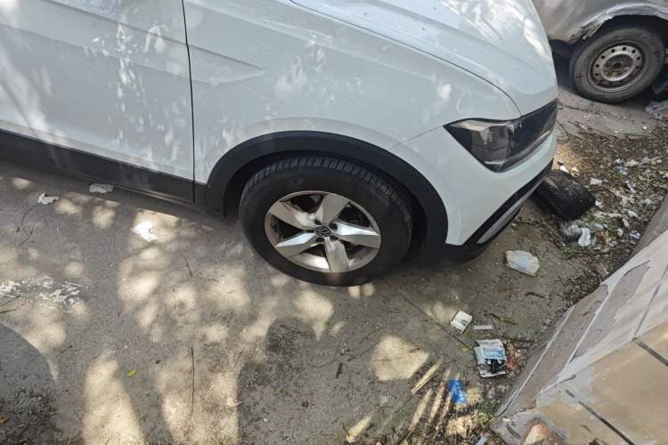 Used Volkswagen T-Cross 2023 Revised 1.5L Automatic Fashion Edition Right Front Wheel Hub