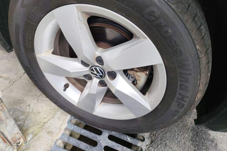 Used Volkswagen T-Cross 2023 1.5L Automatic Fashion Edition Right Front Wheel Hub