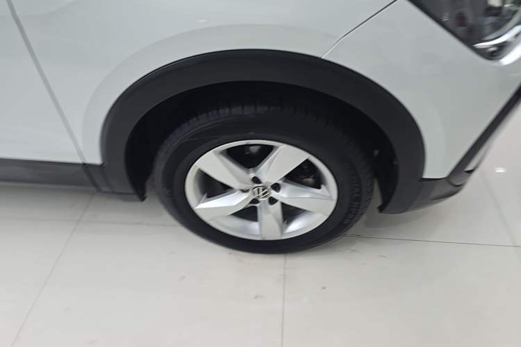 Used Volkswagen T-Cross 2023 Revised 1.5L Automatic Fashion Edition Right Front Wheel Hub
