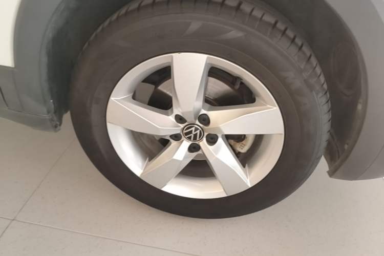 Used Volkswagen T-Cross 2023 Revised 1.5L Automatic Fashion Edition Right Front Wheel Hub