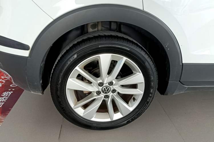 Used Volkswagen T-Cross 2023 300TSI DSG Comfort Edition Right Rear Wheel Hub