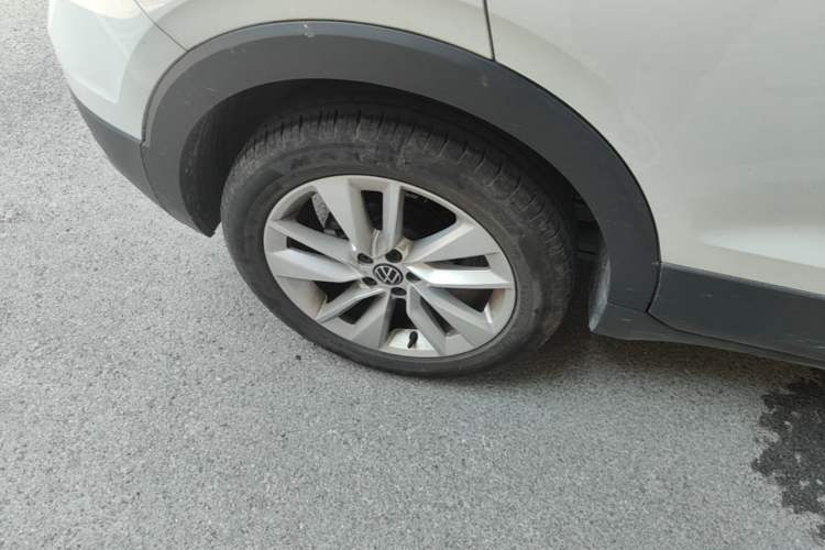 Used Volkswagen T-Cross 2023 300TSI DSG Comfort Edition Right Rear Wheel Hub