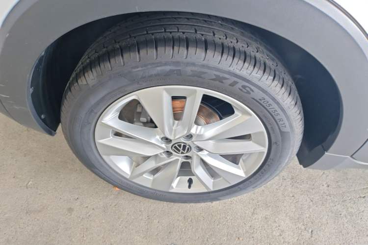 Used Volkswagen T-Cross 2023 300TSI DSG Comfort Edition Right Rear Wheel Hub