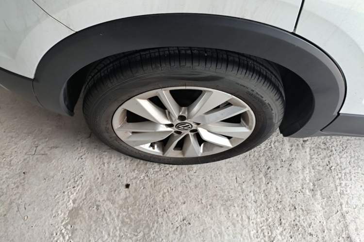 Used Volkswagen T-Cross 2023 300TSI DSG Comfort Edition Right Rear Wheel Hub