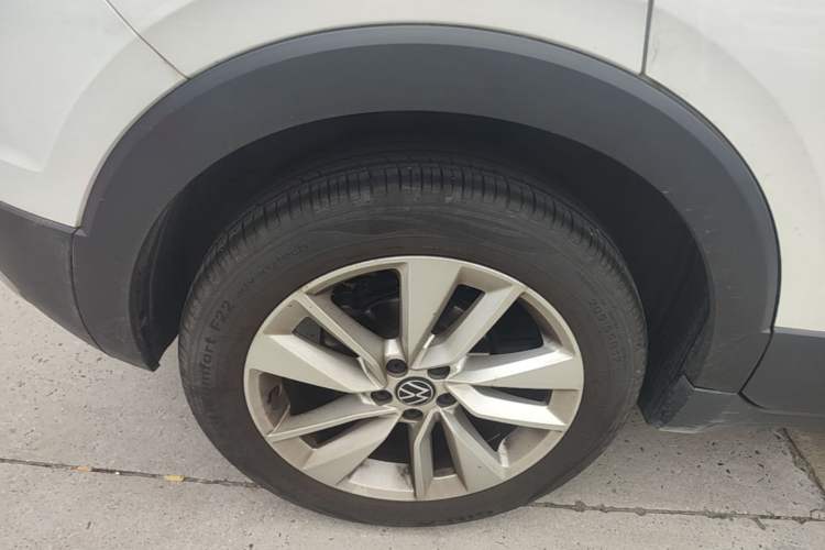Used Volkswagen T-Cross 2023 300TSI DSG Comfort Edition Right Rear Wheel Hub