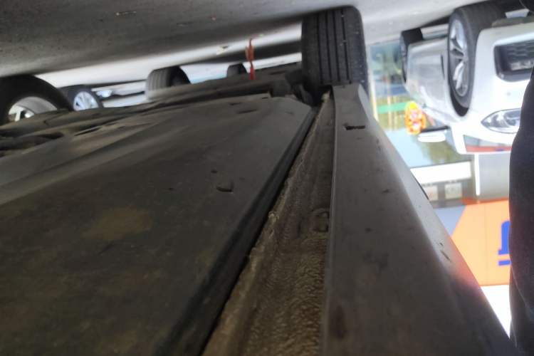 Used Volkswagen T-Cross 2023 280TSI DSG Comfort Edition Right Side Sill