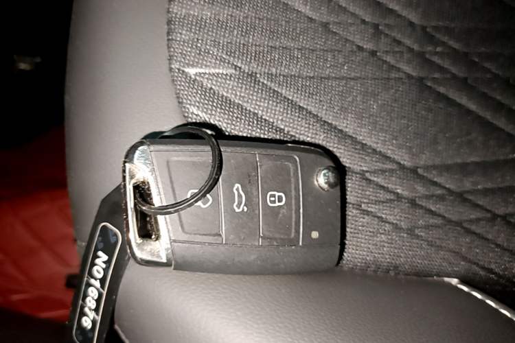 Used Volkswagen T-Cross 2023 300TSI DSG Comfort Edition Vehicle Key